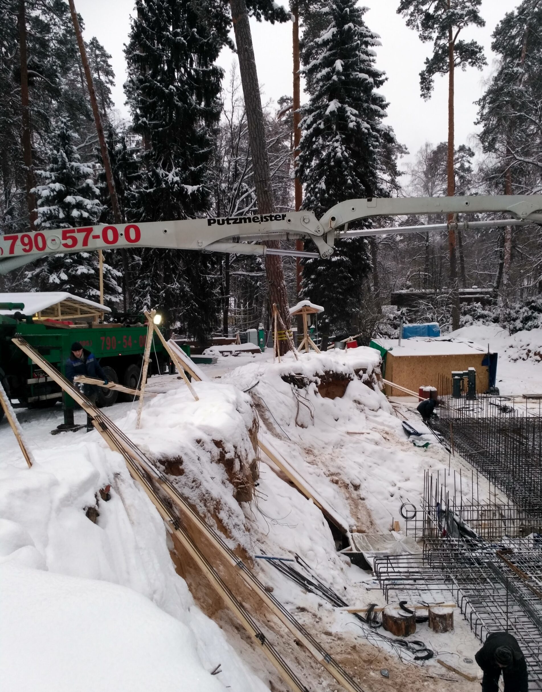 Фото строительства шикарной виллы на Новрижском шоссе